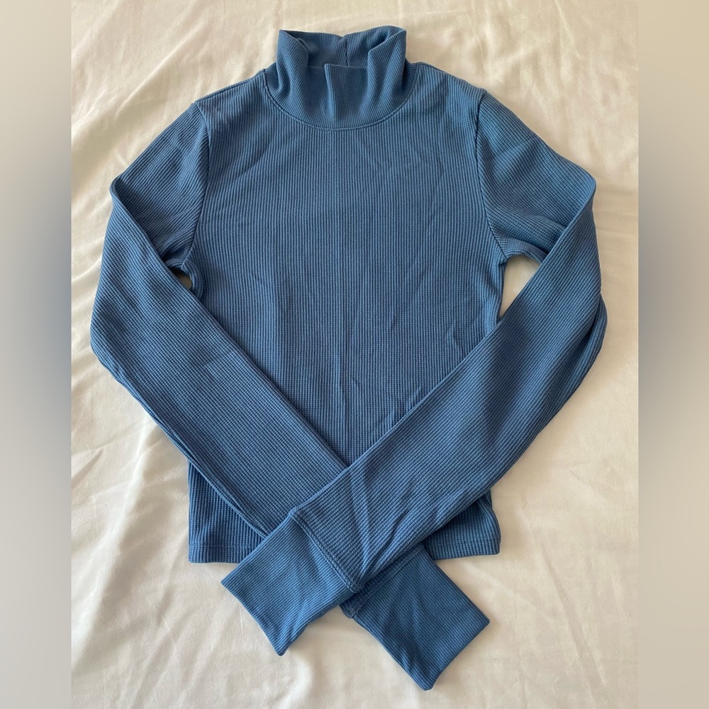 American Eagle cropped mock neck long sleeve